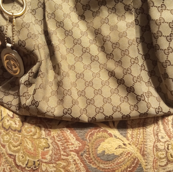 Gucci Handbag - Picture 3 of 9